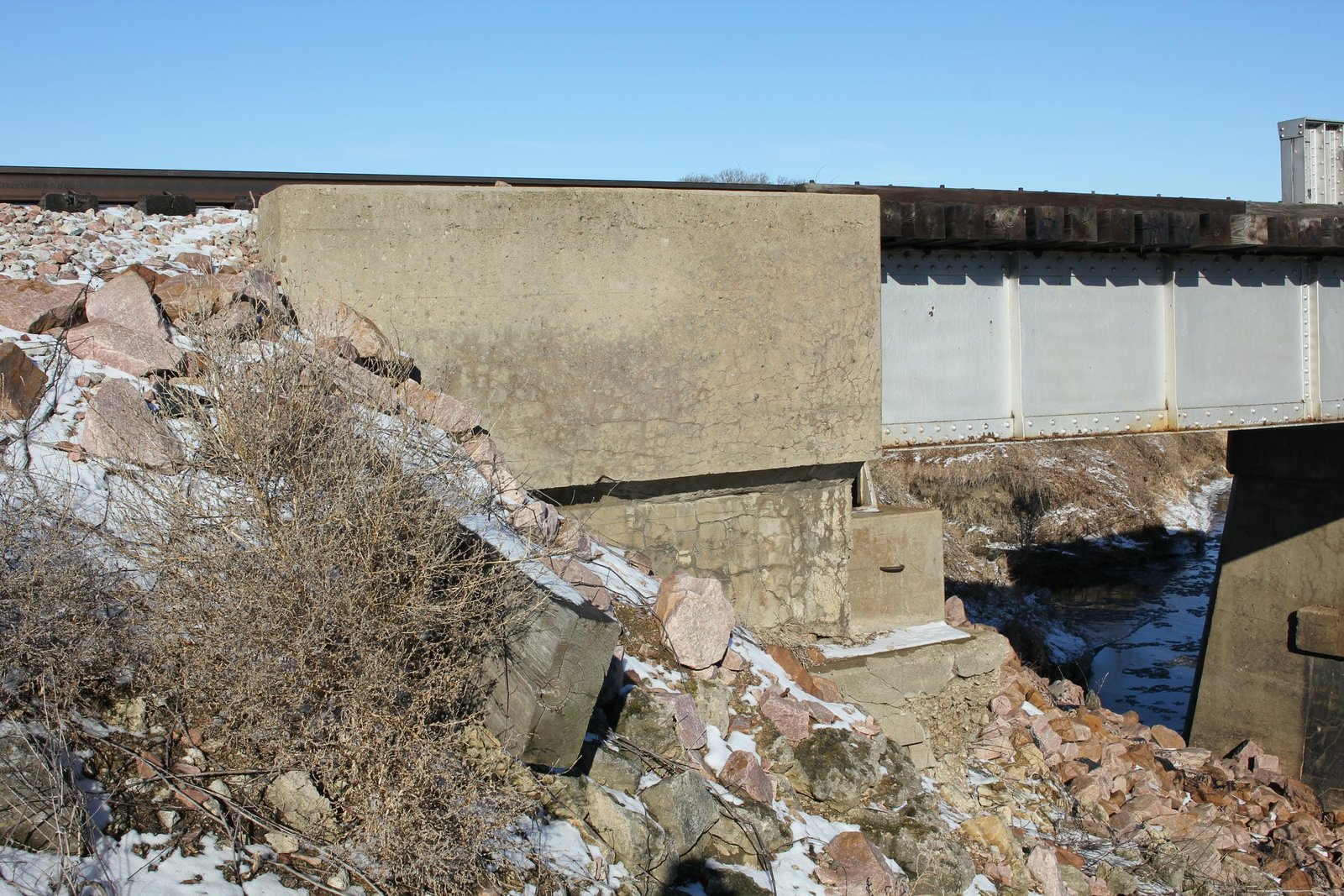 South abutment